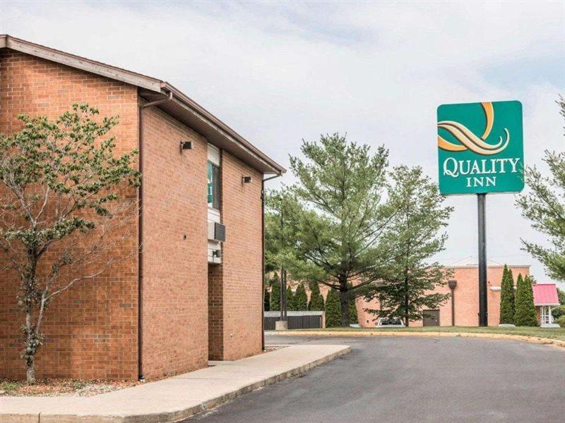 Quality Inn Grand Rapids North Уолкер Экстерьер фото