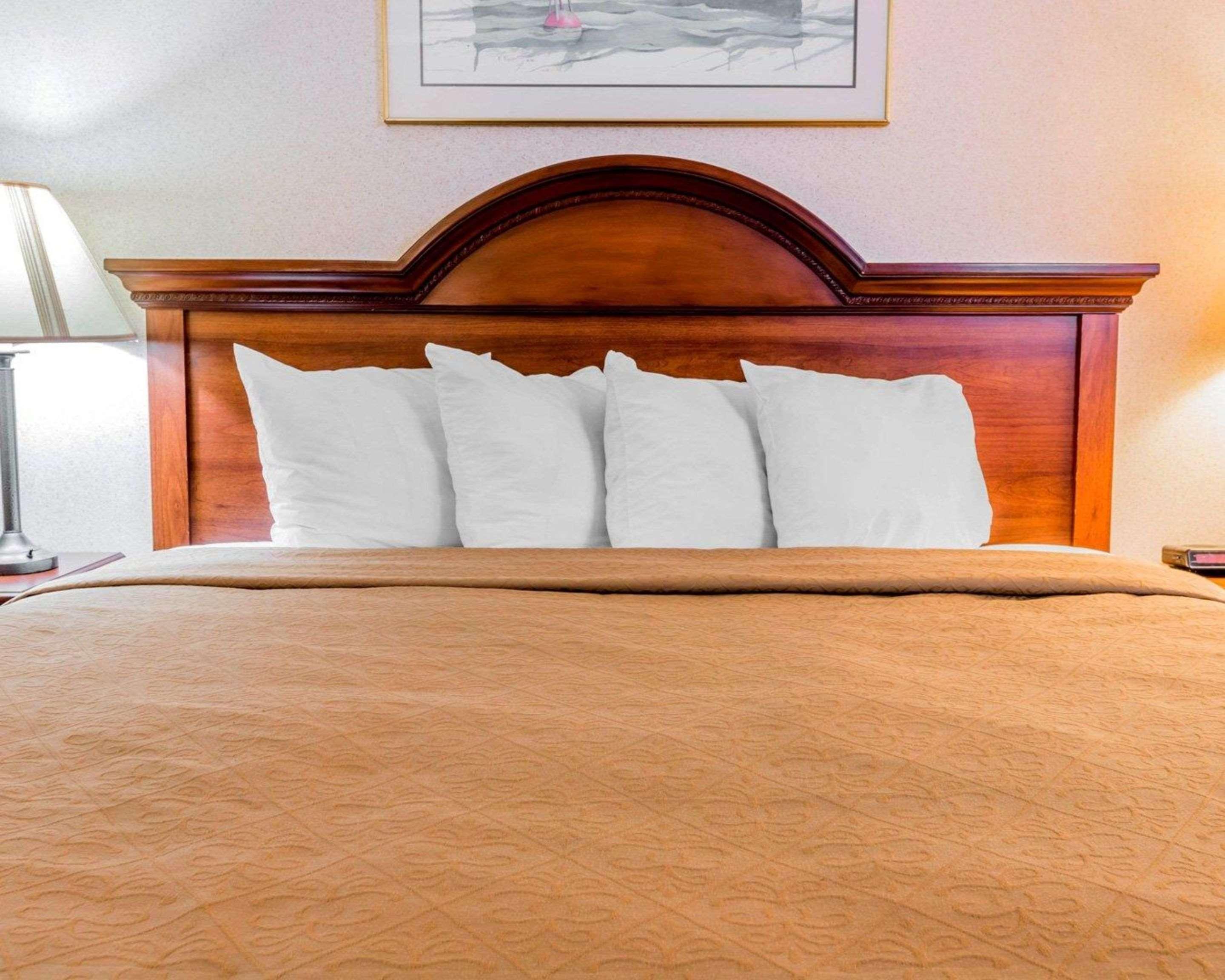 Quality Inn Grand Rapids North Уолкер Экстерьер фото